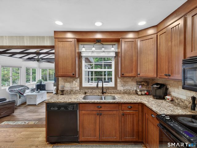 14 Hunters Ridge Road, Shelton, CT 06484