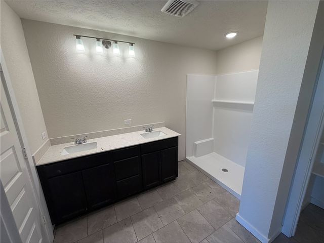 115 Hejl Drive, Caldwell, TX 77836