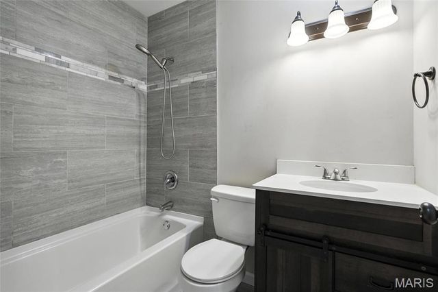 13102 Cannes Drive, Creve Coeur, MO 63141