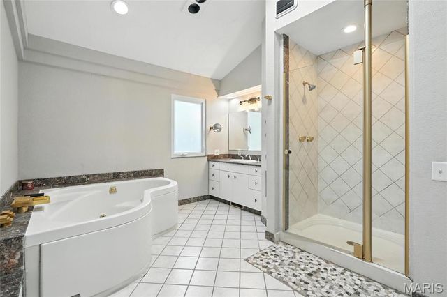 13102 Cannes Drive, Creve Coeur, MO 63141