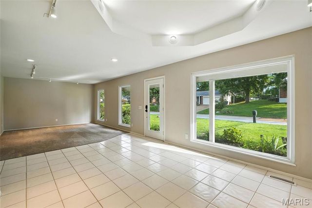 13102 Cannes Drive, Creve Coeur, MO 63141