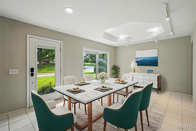 13102 Cannes Drive, Creve Coeur, MO 63141