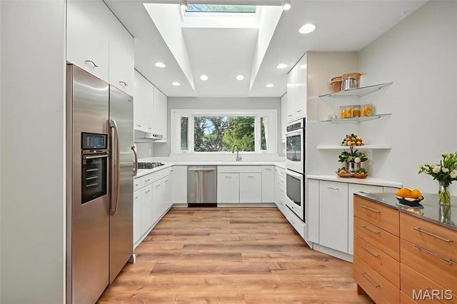 13102 Cannes Drive, Creve Coeur, MO 63141