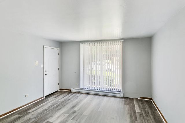 17754 Rosewood Drive 1S, Lansing, IL 60438