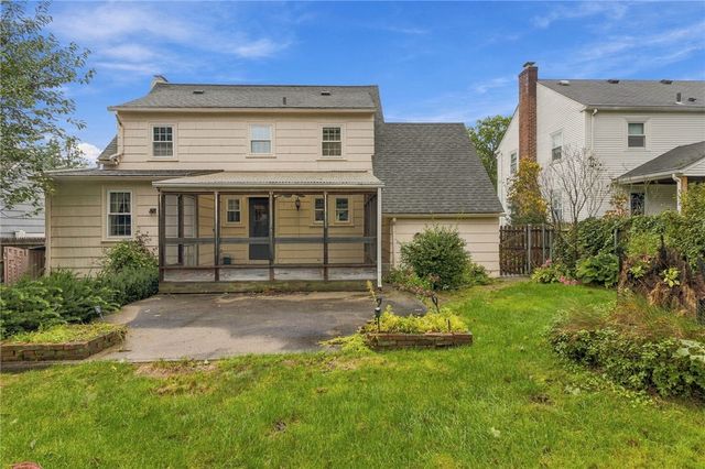 14 Englewood Lane, Warwick, RI 02888