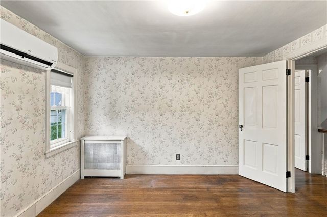 14 Englewood Lane, Warwick, RI 02888
