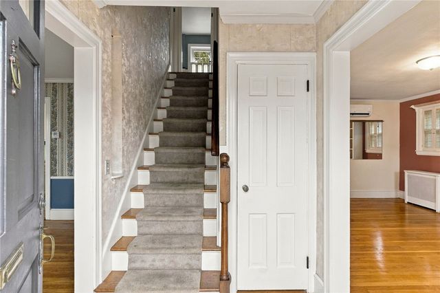 14 Englewood Lane, Warwick, RI 02888