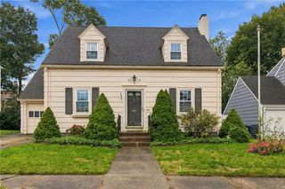 14 Englewood Lane, Warwick, RI 02888