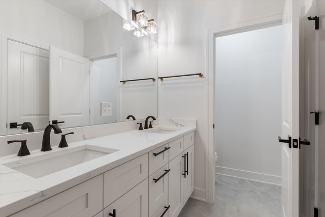 6414 N Francisco Avenue 101, Chicago, IL 60645