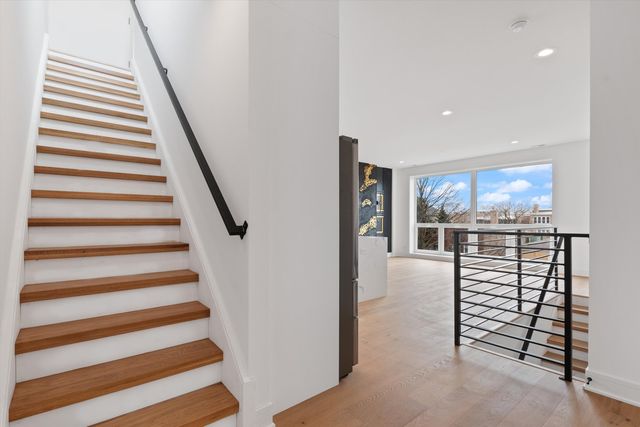 6414 N Francisco Avenue 101, Chicago, IL 60645