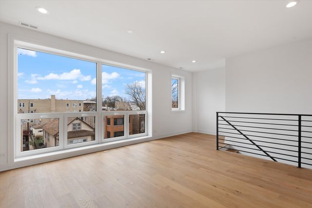 6414 N Francisco Avenue 101, Chicago, IL 60645