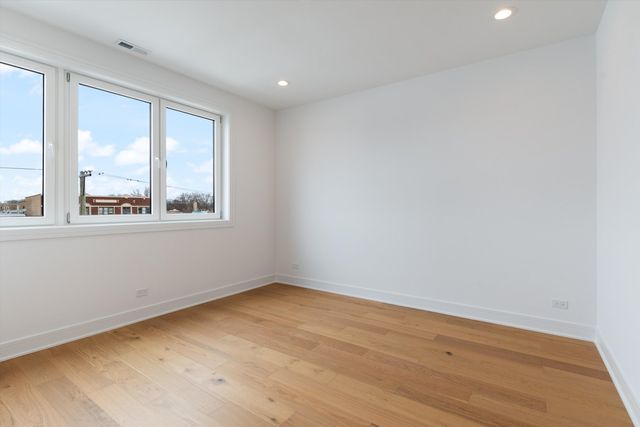 6414 N Francisco Avenue 101, Chicago, IL 60645