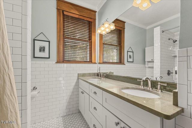 801 Holston Avenue, Bristol, TN 37620