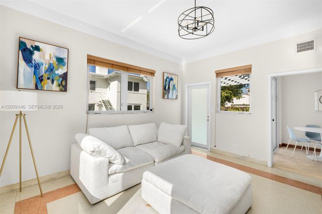 4340 Pine Tree Dr, Miami Beach, FL 33140