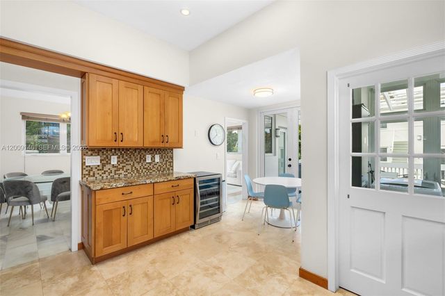 4340 Pine Tree Dr, Miami Beach, FL 33140