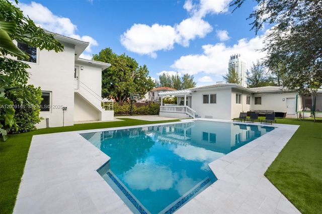 4340 Pine Tree Dr, Miami Beach, FL 33140