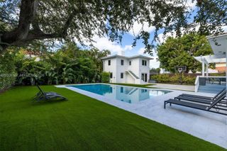 4340 Pine Tree Dr, Miami Beach, FL 33140