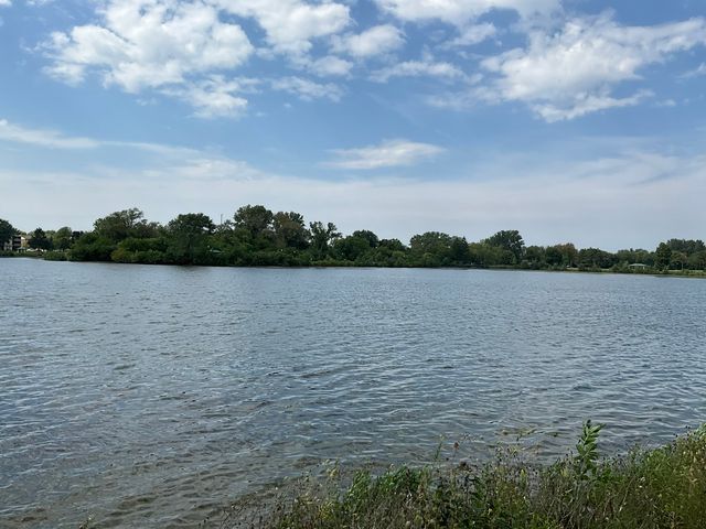 1206 Streamwood Lane, Vernon Hills, IL 60061