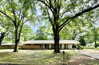 305 N Heard Street, Senatobia, MS 38668