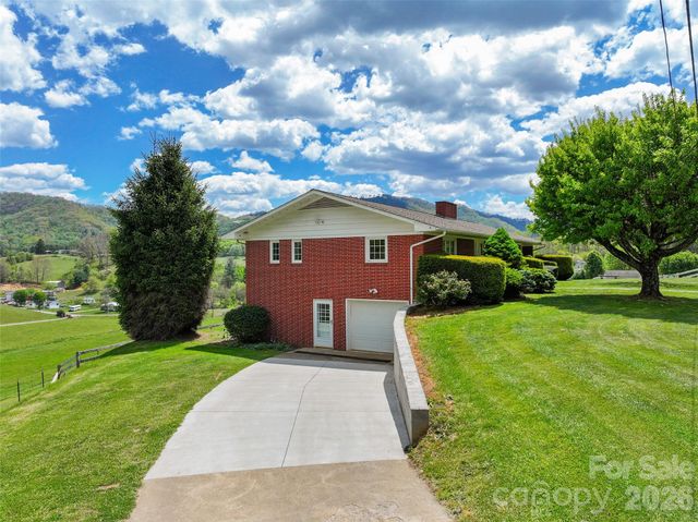 441 Mulberry Street, Clyde, NC 28721