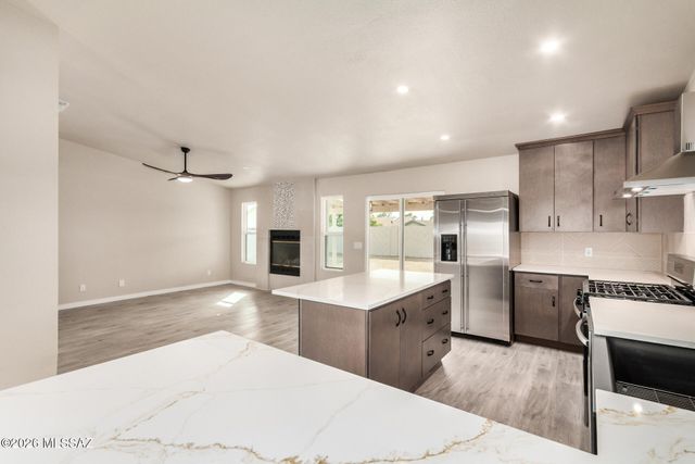 9910 E Gray Hawk Drive, Tucson, AZ 85730