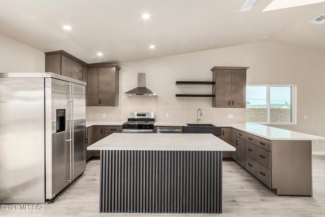 9910 E Gray Hawk Drive, Tucson, AZ 85730