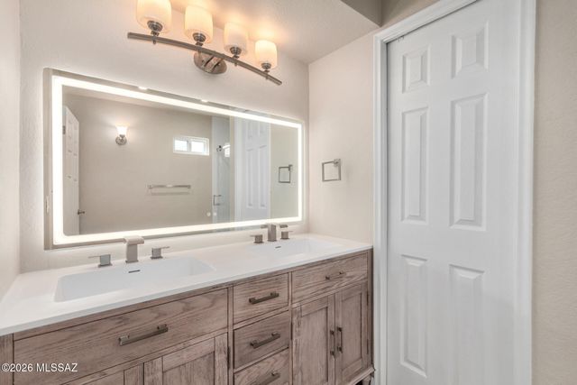 9910 E Gray Hawk Drive, Tucson, AZ 85730