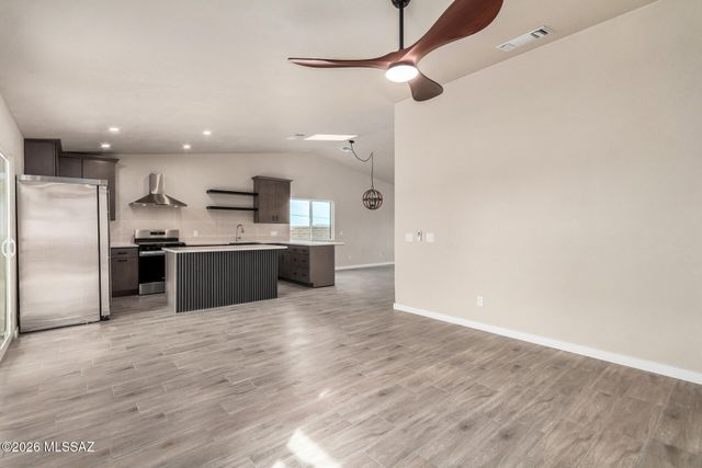 9910 E Gray Hawk Drive, Tucson, AZ 85730