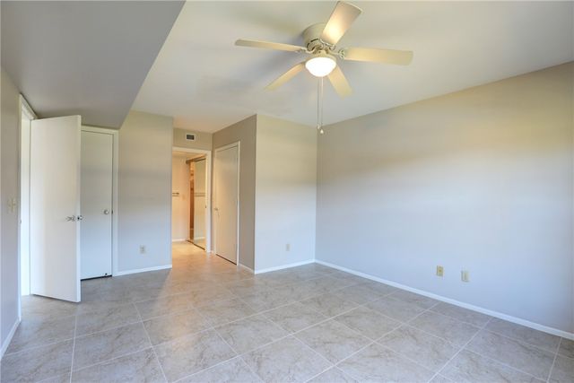 6 Plantation Drive 102, Vero Beach, FL 32966
