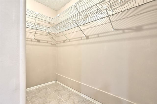 6 Plantation Drive 102, Vero Beach, FL 32966