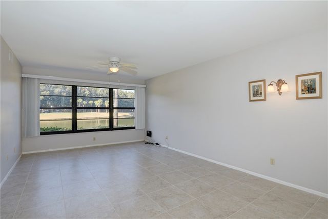 6 Plantation Drive 102, Vero Beach, FL 32966