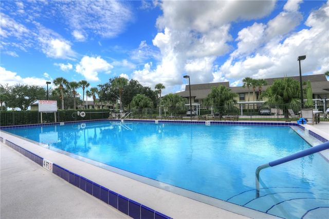 6 Plantation Drive 102, Vero Beach, FL 32966