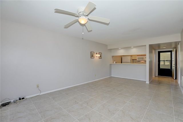 6 Plantation Drive 102, Vero Beach, FL 32966
