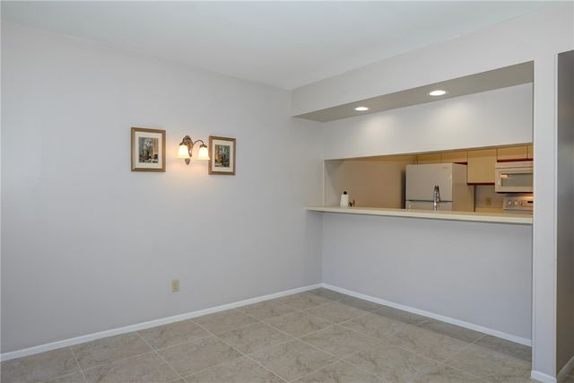 6 Plantation Drive 102, Vero Beach, FL 32966