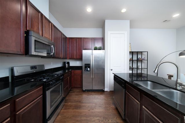 3848 Center Street, Houston, TX 77007