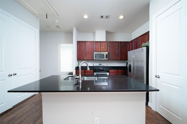 3848 Center Street, Houston, TX 77007