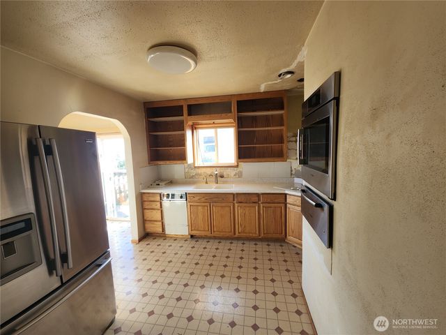 414 E 12th Street, Port Angeles, WA 98362