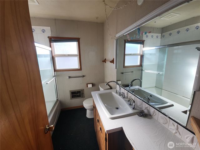 414 E 12th Street, Port Angeles, WA 98362