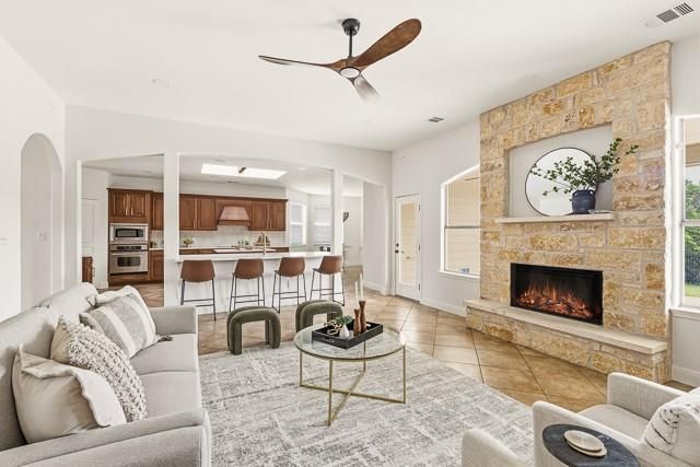 1432 Tom Sawyer RD, Dripping Springs, TX 78620