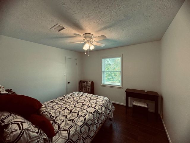 364 Charmaine Drive E, Woodville, TX 75979