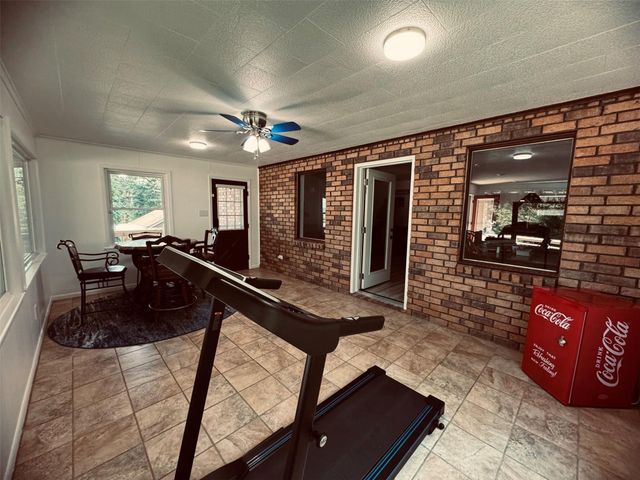 364 Charmaine Drive E, Woodville, TX 75979