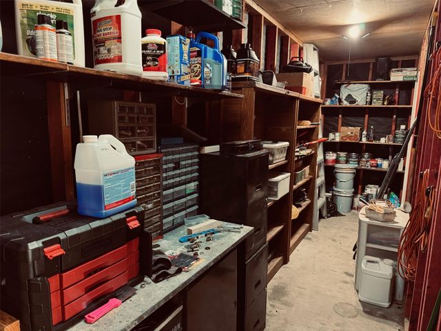 364 Charmaine Drive E, Woodville, TX 75979