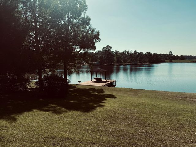 364 Charmaine Drive E, Woodville, TX 75979