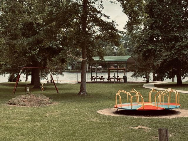 364 Charmaine Drive E, Woodville, TX 75979