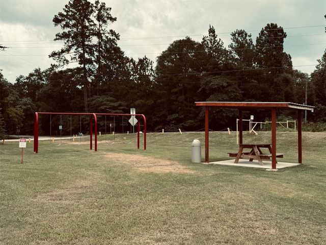 364 Charmaine Drive E, Woodville, TX 75979