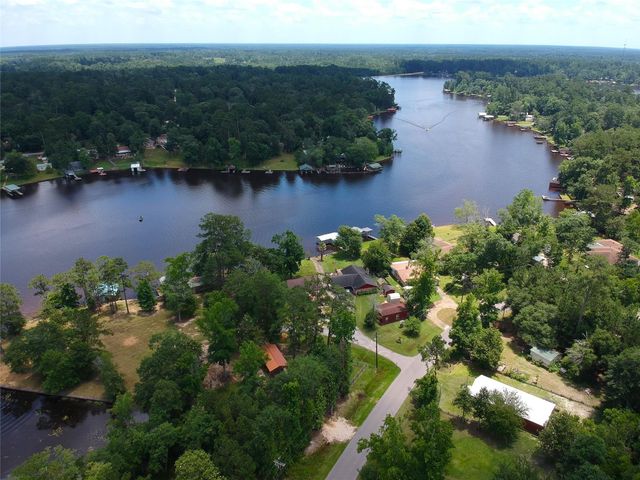 364 Charmaine Drive E, Woodville, TX 75979