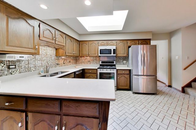 16W671 Fern Street, Willowbrook, IL 60527