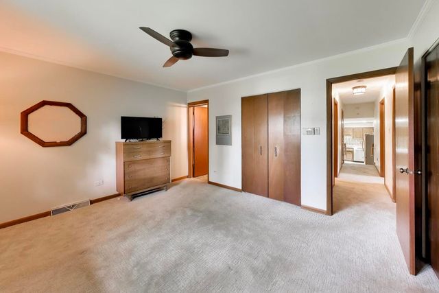 16W671 Fern Street, Willowbrook, IL 60527