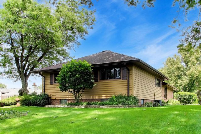 16W671 Fern Street, Willowbrook, IL 60527