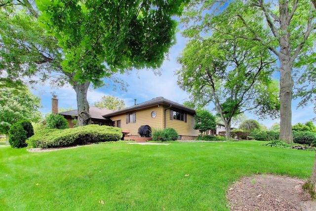 16W671 Fern Street, Willowbrook, IL 60527